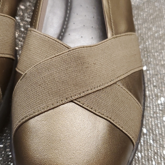 SOLD!! EASY SPIRIT AntiGravity Wedges - Size 10 - Picture 3 of 8